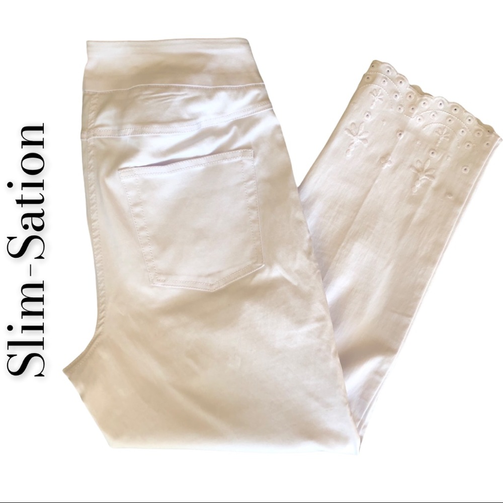 Slim-Sation White Skinny Ankle Pant w/Eyelet Hem